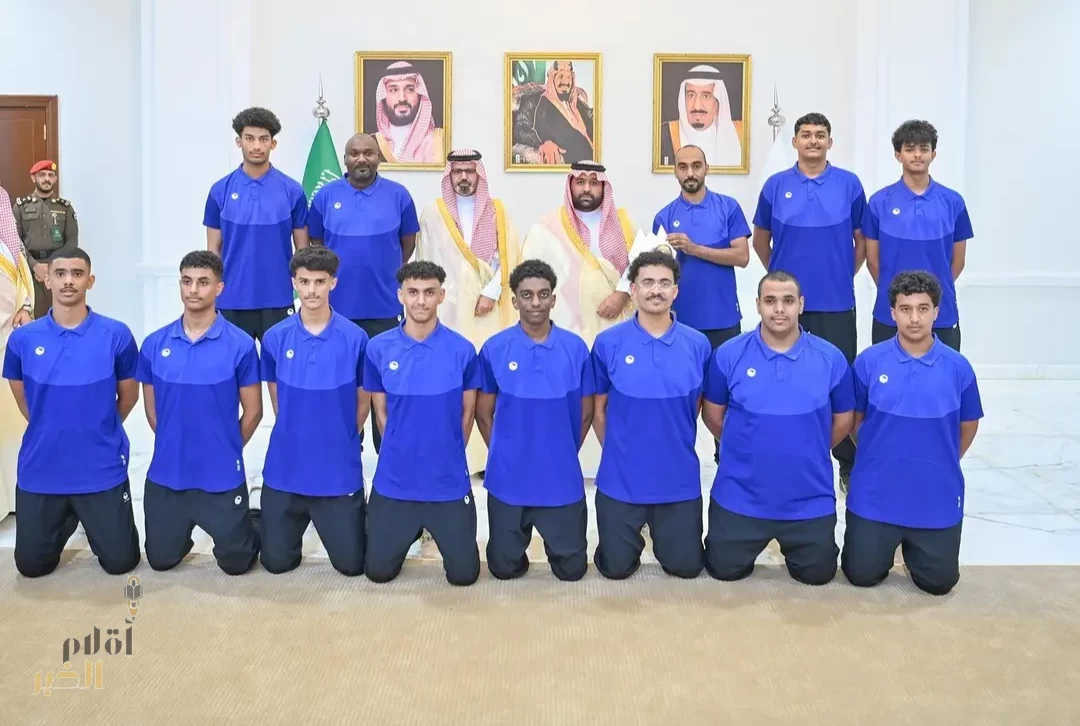 أمير جازان يستقبل رئيس وأعضاء مجلس إدارة نادي اليرموك بمناسبة صعود فرق النادي