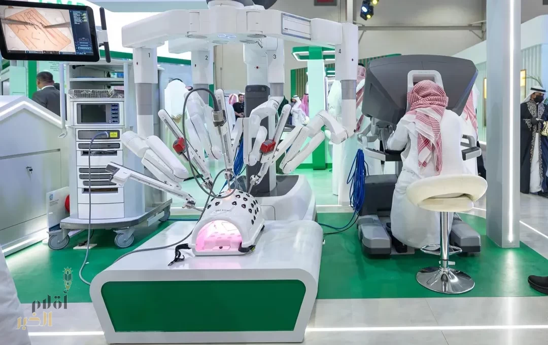 "التخصصي" يستعرض أحدث ابتكاراته في الجراحة الروبوتية بملتقى الصحة العالمي