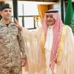 أمير تبوك يقلد العقيد الحربي رتبته الجديدة