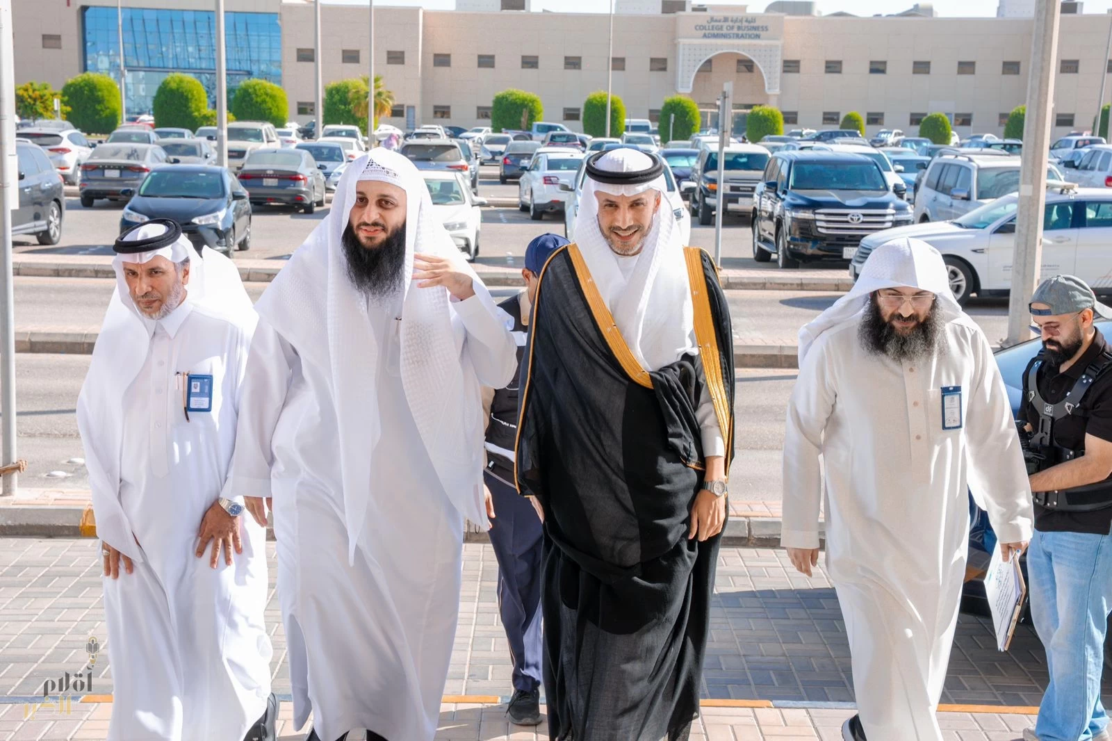 رئيس جامعة الإمام عبدالرحمن بن فيصل يفتتح المعرضين التعليميين الخامس والسادس بكلية الشريعة والقانون