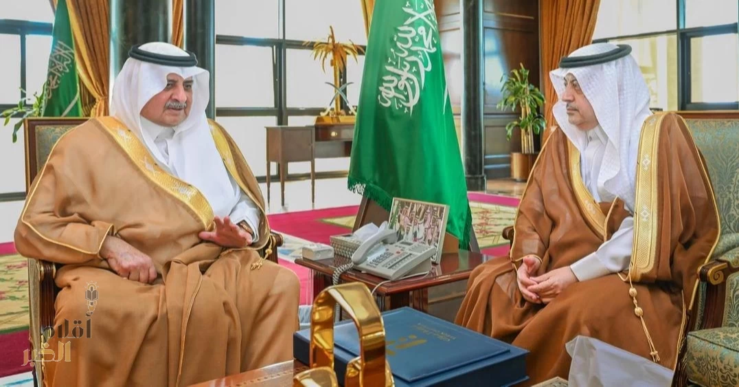 أمير تبوك يستقبل رئيس الغرفة التجارية بالمنطقة