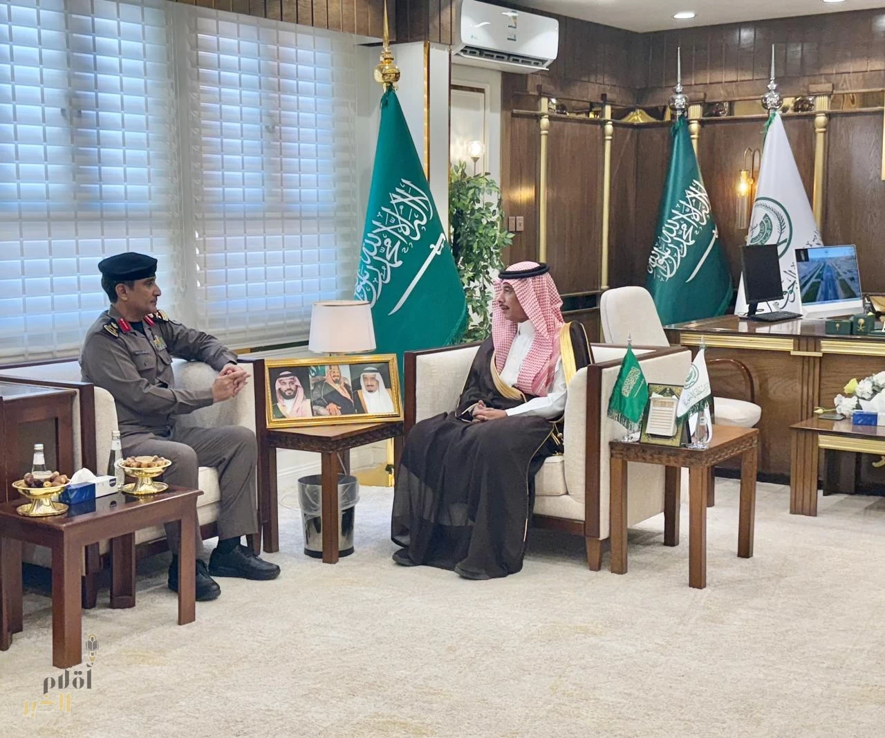 محافظ صوير يستقبل مدير شرطة المنطقة