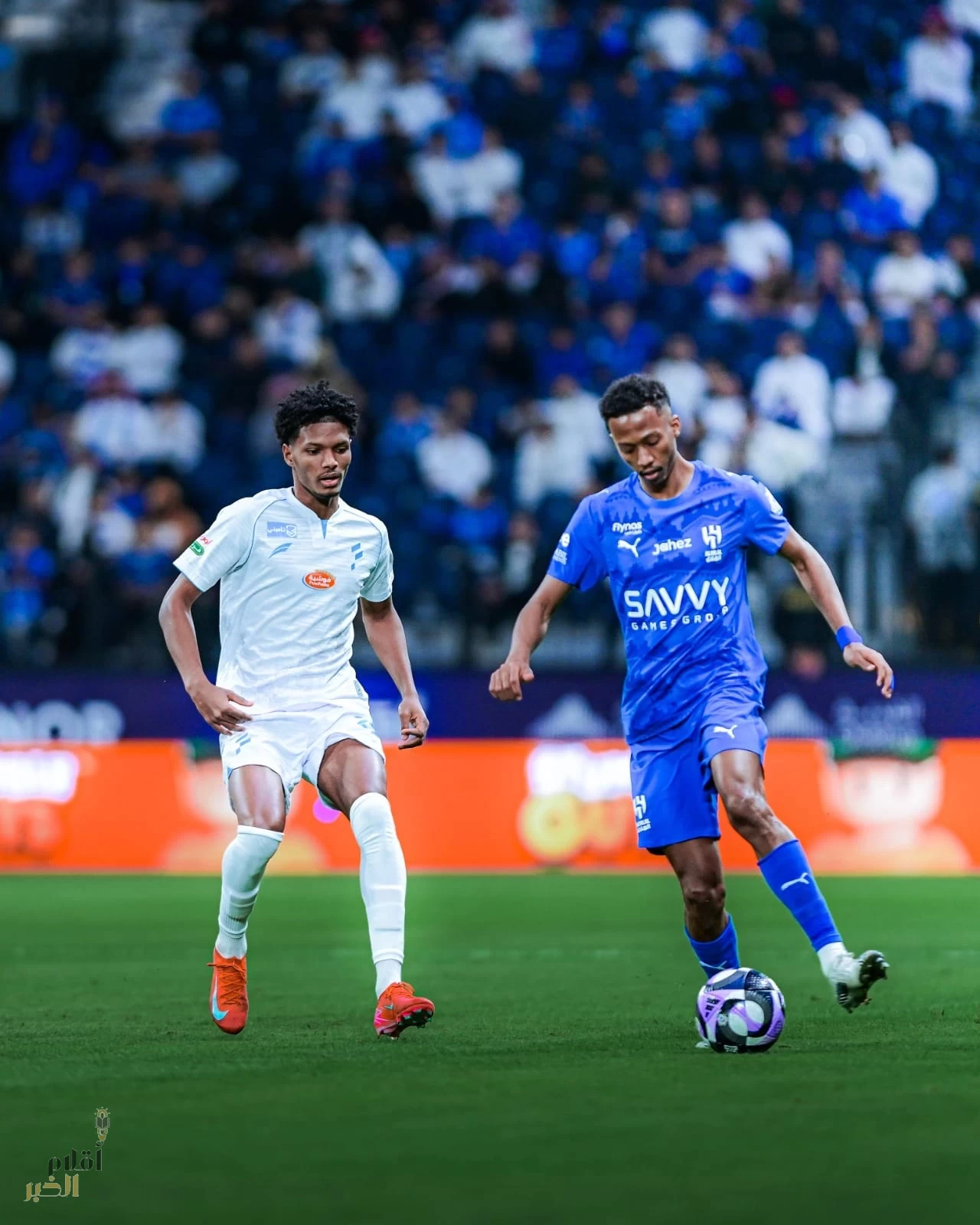 بعشرة لاعبين.. الهلال يحسم لقاء الفتح بثنائية 