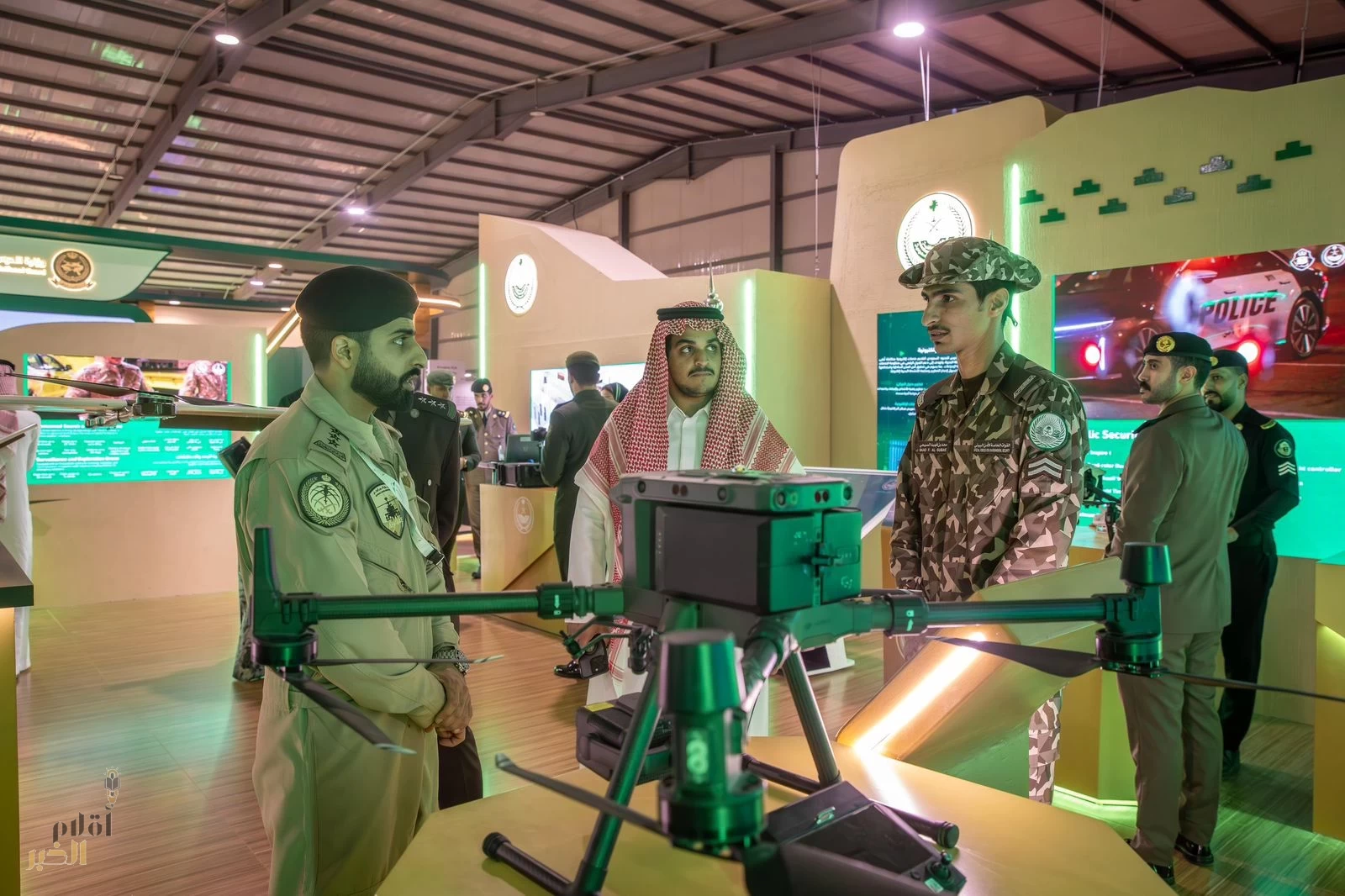 الأمن البيئي يستعرض لزوّار معرض الطيران العام 2025 طائرة دون طيار مزودةً بتقنيات الذكاء الاصطناعي 