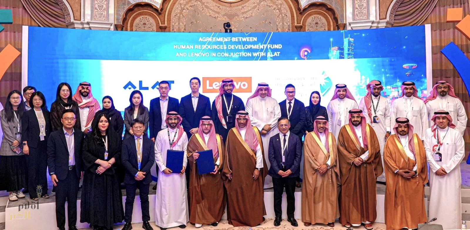 صندوق تنمية الموارد البشرية يبرم 3 شراكات استراتيجية لتمكين 356 مواطن في صناعة السيارات الكهربائية والأجهزة الالكترونية المتقدمة