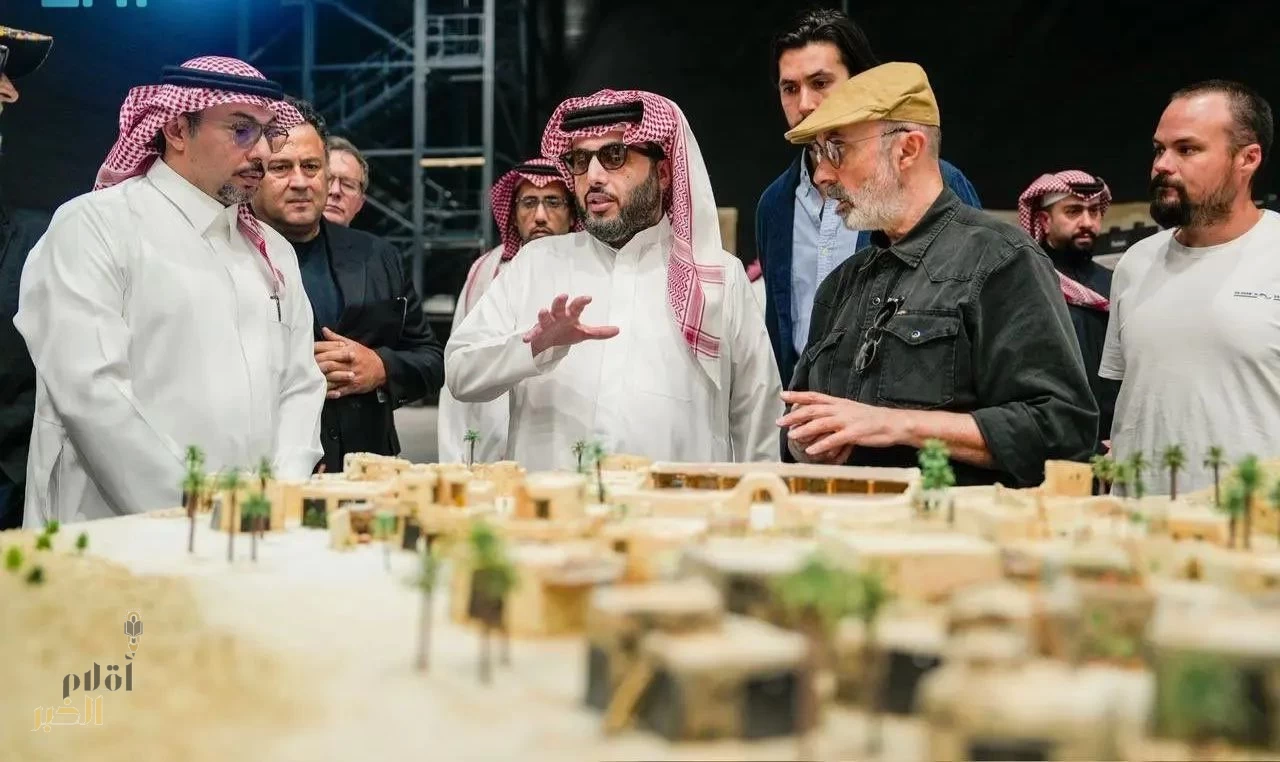 رئيس هيئة الترفيه يزور أستديوهات الحصن والقدية لمتابعة تحضيرات فيلم خالد بن الوليد