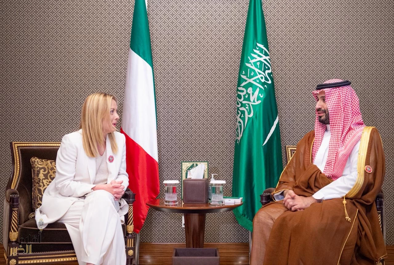 سمو ولي العهد يلتقي رئيسة وزراء إيطاليا