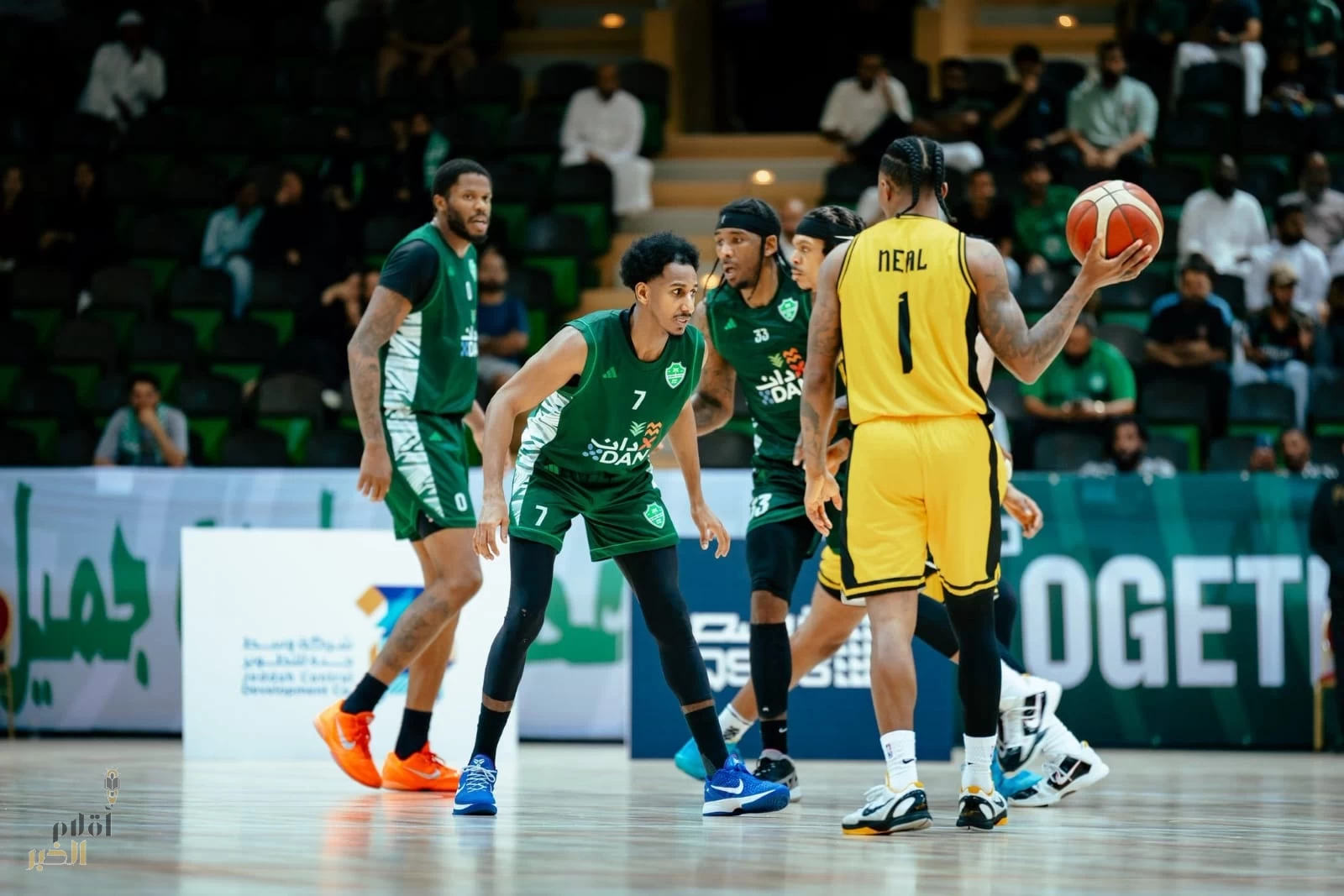 الأهلي يحسم ديربي جدة لكرة السلة من أمام الاتحاد