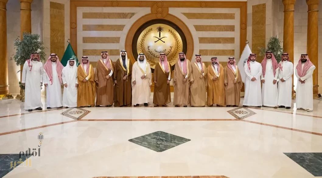 الأمير سعود بن مشعل يسلّم وثائق تملّك الوحدات السكنية للمستفيدين من تبرع سمو ولي العهد