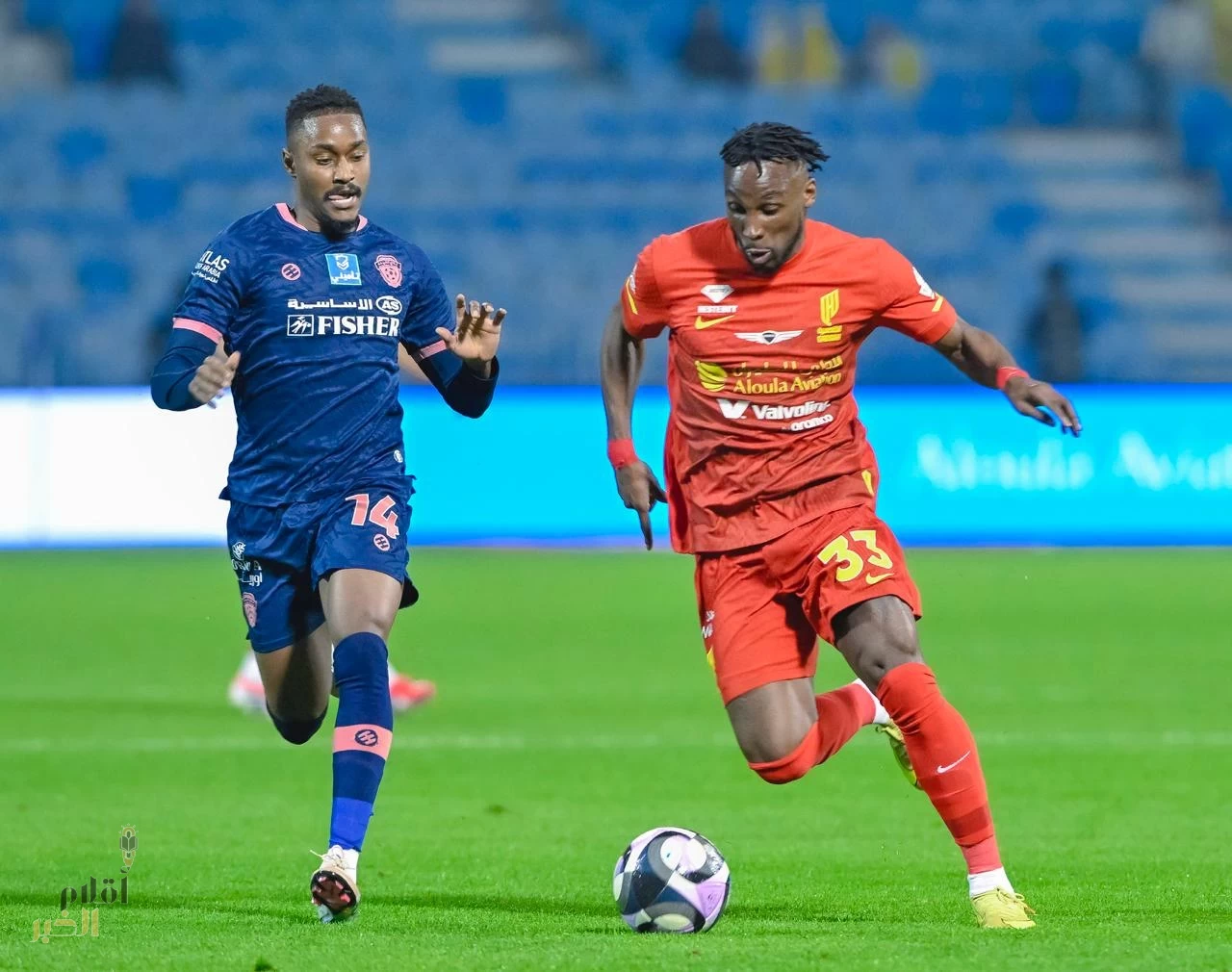 القادسية يضرب بقوة.. خماسية نظيفة تعمّق جراح الفيحاء