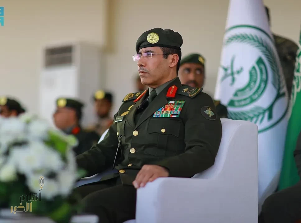 مدير عام الجوازات المكلّف يشهد حفل تخريج (362) فردًا من الدورة التأهيلية للفرد الأساسي السادسة للكادر النسائي