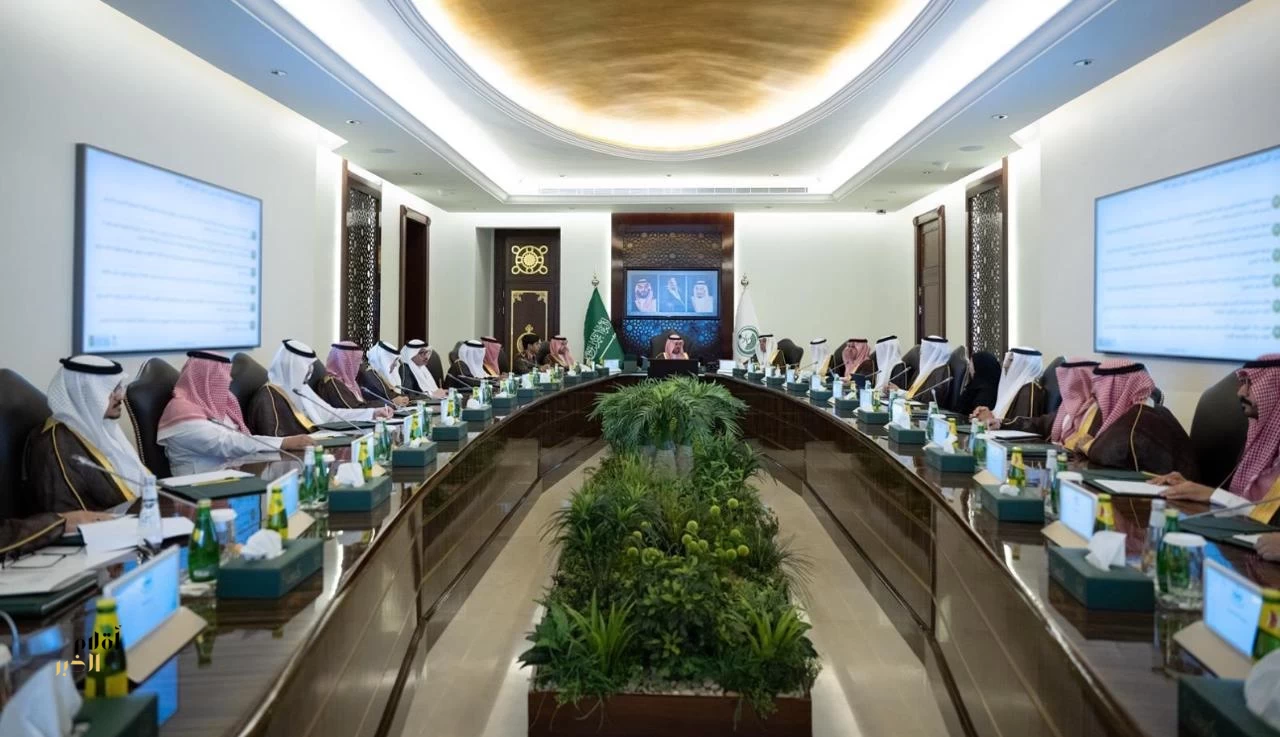 نائب أمير منطقة مكة المكرمة يرأس اجتماعاً للأطلاع على جاهزيّة الجهات لشهر رمضان