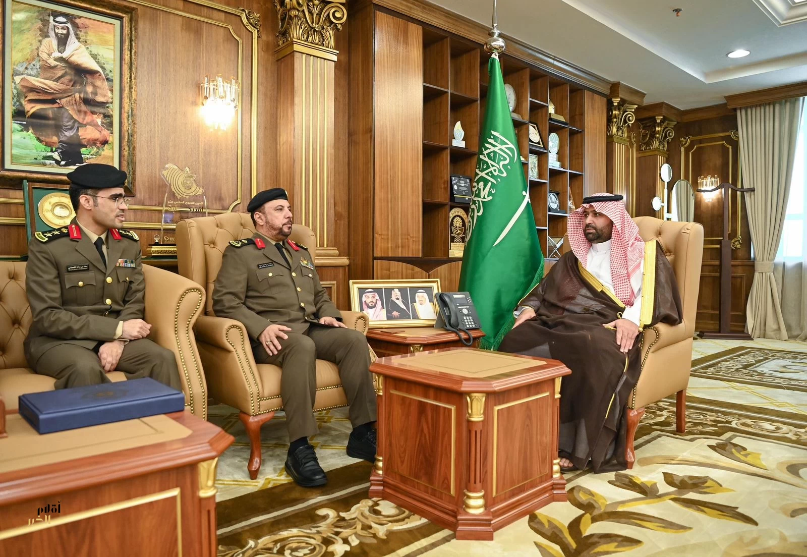 أمير جازان يستقبل قائد القوة الخاصة لأمن الطرق بالمنطقة