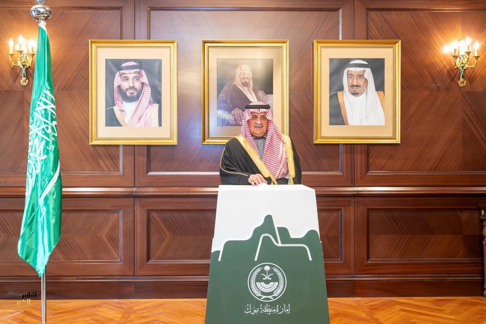 أمير منطقة تبوك يُدشِّن حملة "الجود منا وفينا" لتوفير مساكن كريمة للأسر المستحقة