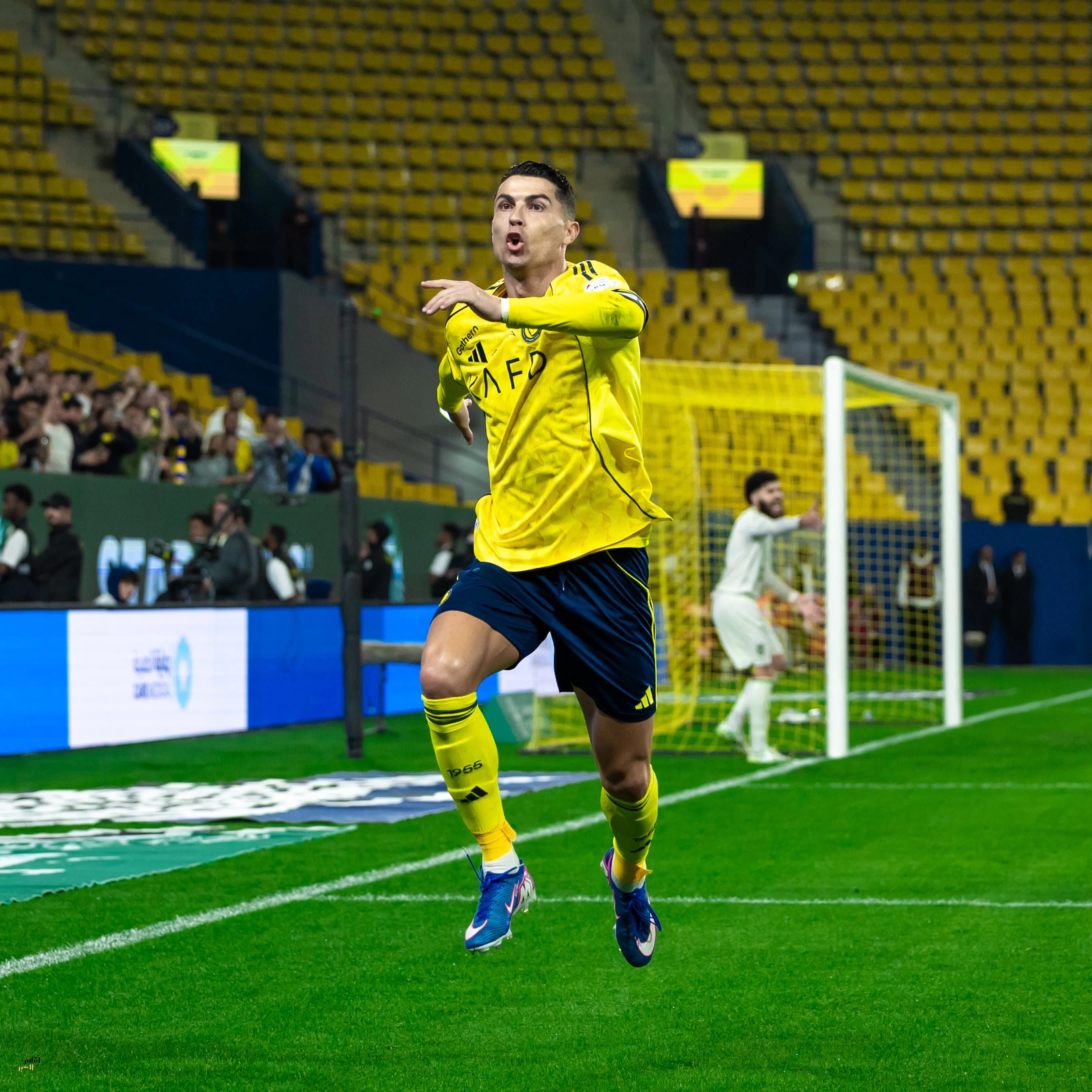 رونالدو يقود النصر لاستعادة صدارة روشن بعد تعثر الهلال 