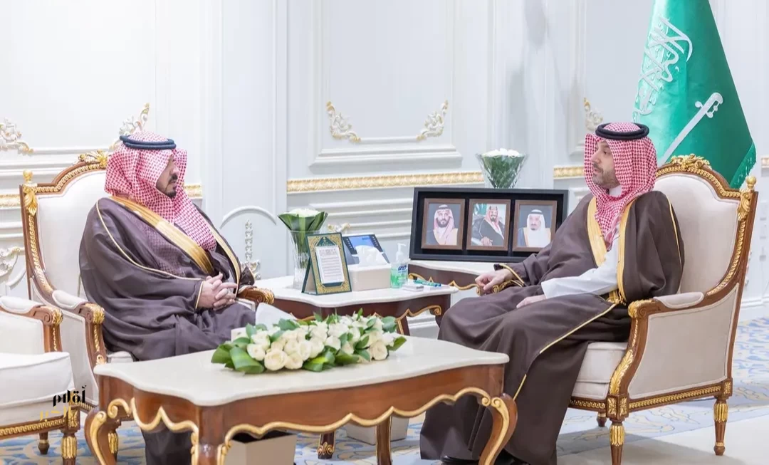 نائب أمير الحدود الشمالية يستقبل مدير الإدارة العامة لخدمات المياه بالمنطقة
