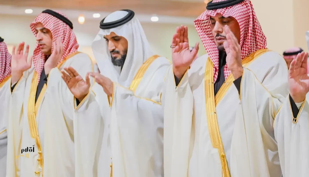 نائب أمير منطقة الباحة يؤدي صلاة عيد الفطر