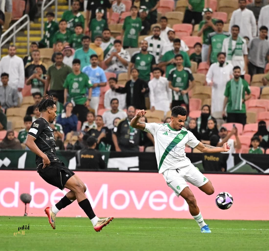 الأهلي يستعيد توازنه بثلاثية أمام ضمك المهدد بالهبوط 