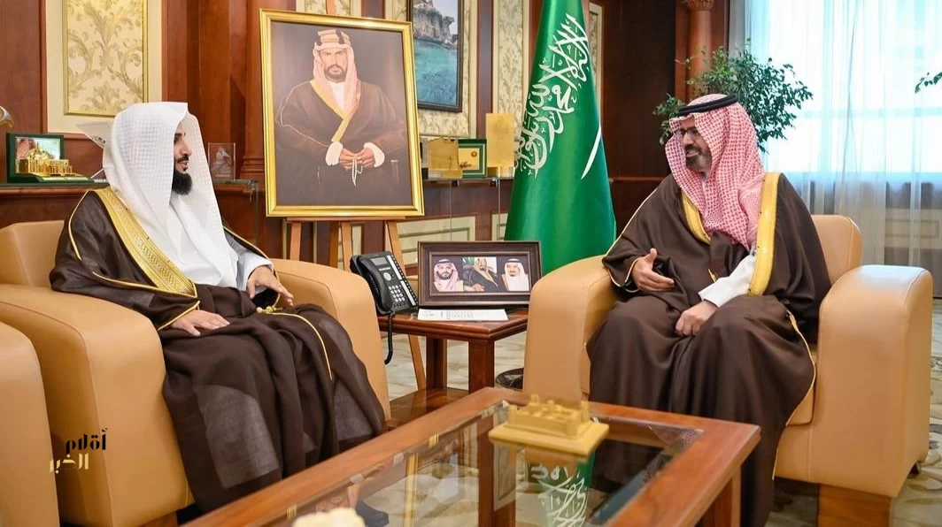 نائب أمير جازان يستقبل رئيس المحكمة الجزائية وعددًا من القضاة
