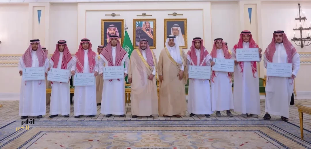 أمير منطقة القصيم يكرّم 38 طالبًا وطالبة بجائزة وزارة التعليم "منافس"