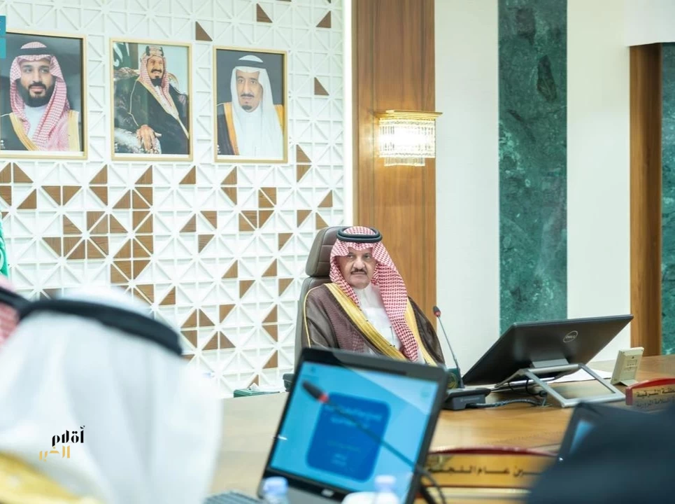 أمير المنطقة الشرقية يرأس اجتماع لجنة السلامة المرورية ويطّلع على مؤشرات الأداء