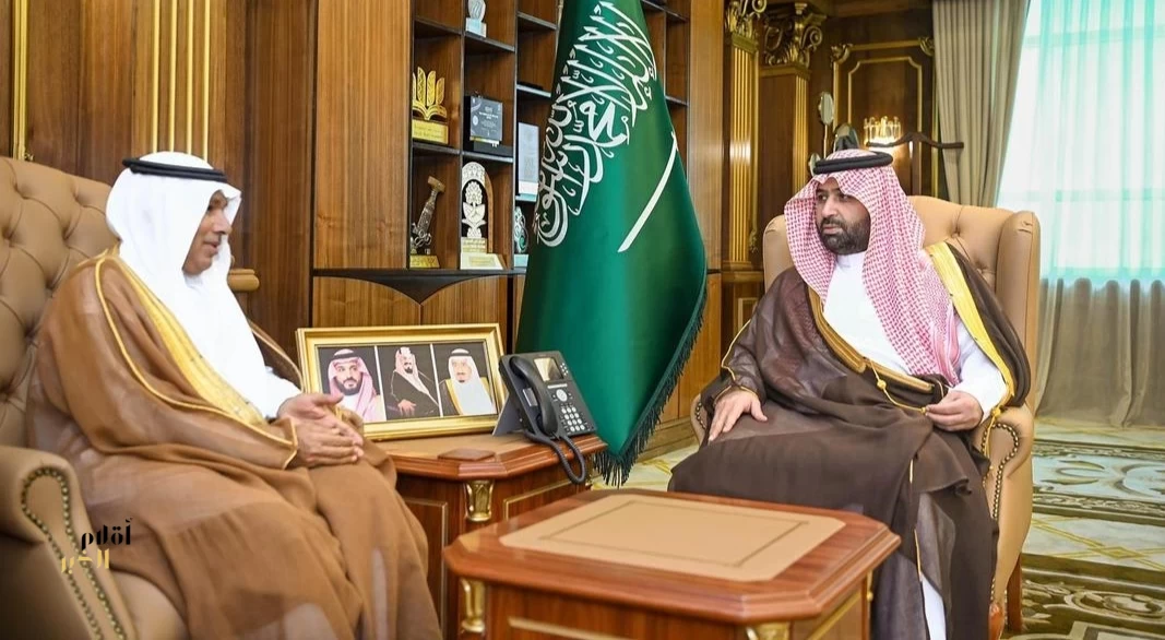 أمير منطقة جازان يستقبل شيخ شمل محافظة جزر فرسان
