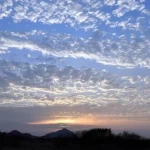 سحب عسير.. مشهد طبيعي فريد يعانق الجبال