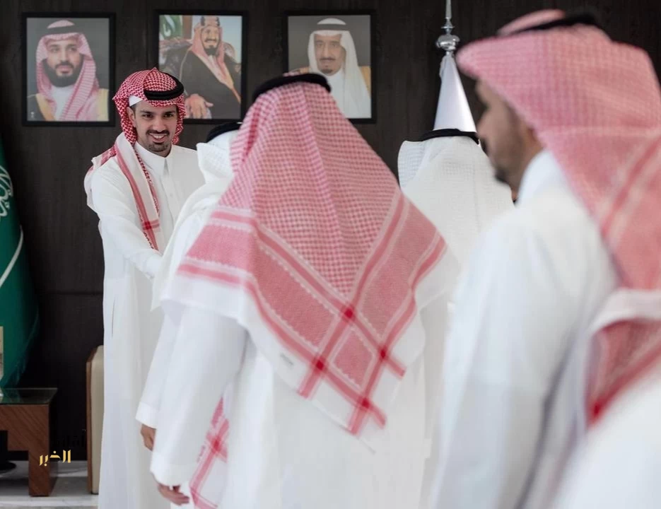 أمين منطقة الرياض يكرّم الفريق المنظم لمجلس التخطيط العالمي للمدن بنسخته الـ 61