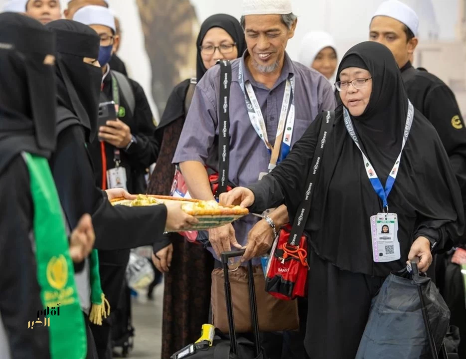 وصول أولى رحلات المستفيدين من مبادرة "طريق مكة" من ماليزيا إلى مطار الأمير محمد بن عبدالعزيز الدولي بالمدينة المنورة