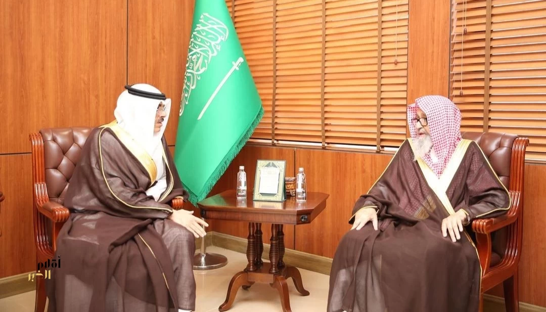 سماحة المفتي العام للمملكة يستقبل محافظ الهيئة العامة للأوقاف