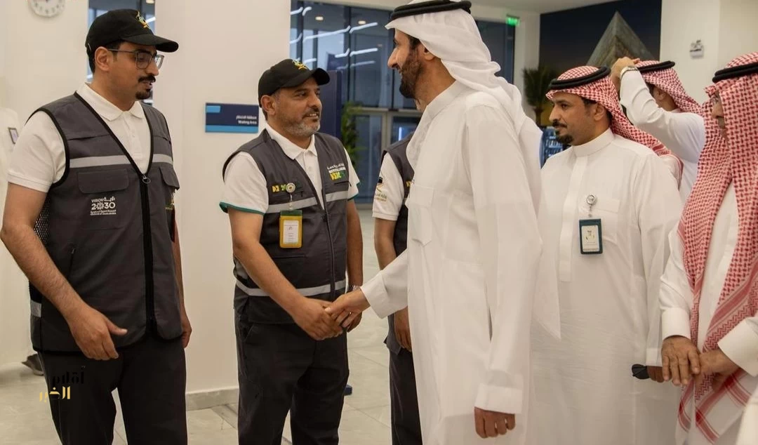 وزير الحج والعمرة يتفقد الاستعدادات الجارية لاستقبال ضيوف الرحمن في منفذ جديدة عرعر