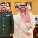 نائب أمير تبوك يستقبل مدير جوازات المنطقة ويقلده رتبته الجديدة