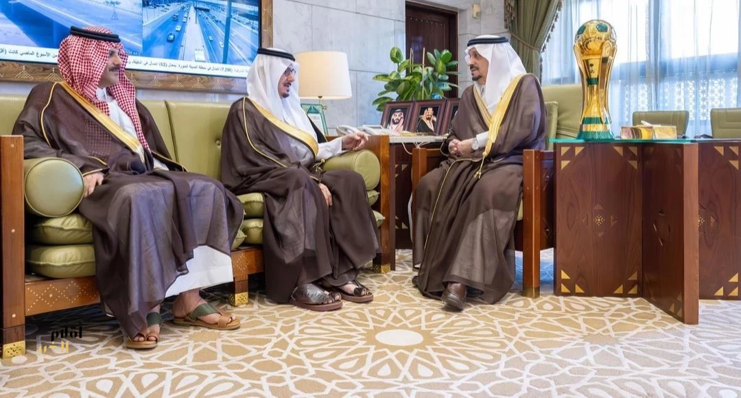 أمير منطقة الرياض يستقبل رئيس مجلس إدارة شركة نادي الهلال