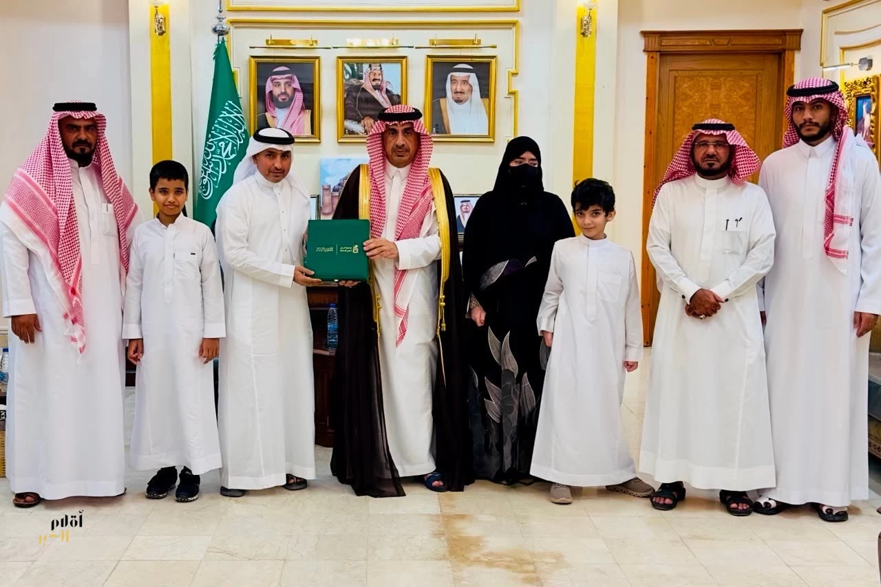 محافظ الليث يستعرض منجزات جمعية آمال لذوي الإعاقة ويشيد بجهودها