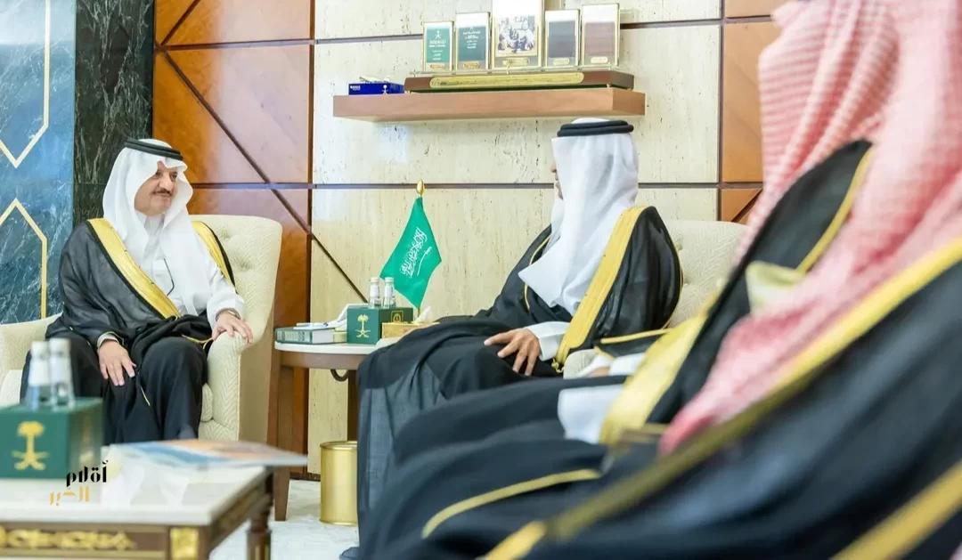 الأمير سعود بن نايف يستقبل المدير العام لفرع وزارة النقل والخدمات اللوجستية بالشرقية