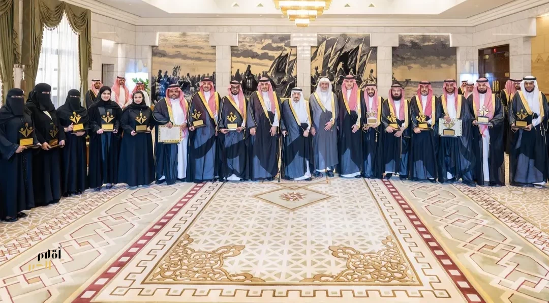 أمير منطقة الرياض يكرم الفائزين بجائزة جامعة المجمعة لخدمة المجتمع في نسختها الخامسة