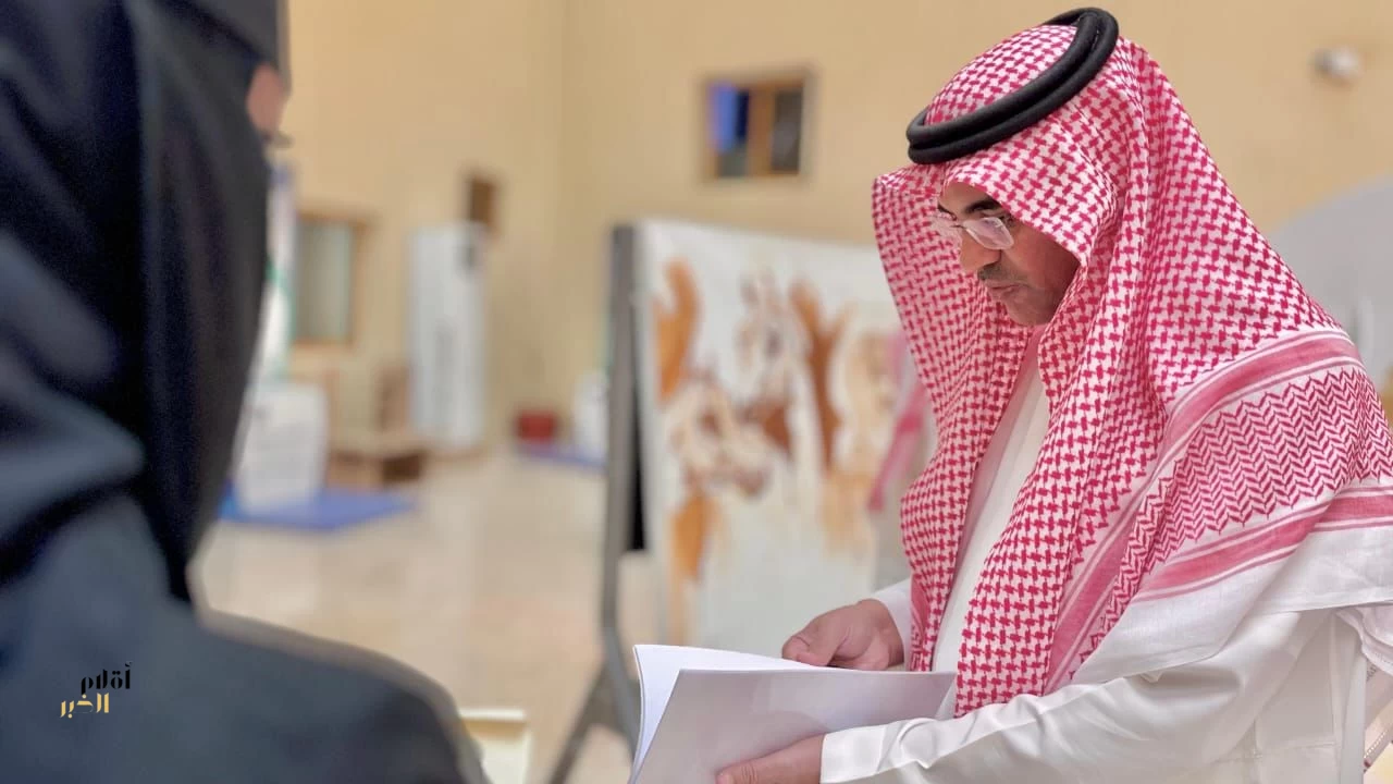 مدير تعليم الطائف يفتتح معرض الخط العربي والفنون التشكيليّة 