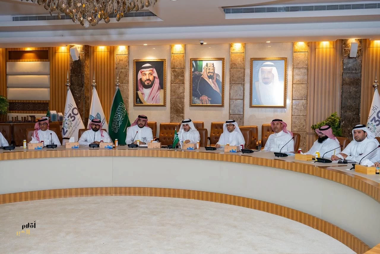 أمانة الشرقية ووفد وزارة البلديات يبحثان تطوير الخدمات البلدية والصحية وتعزيز المشاريع والفرص الاستثمارية