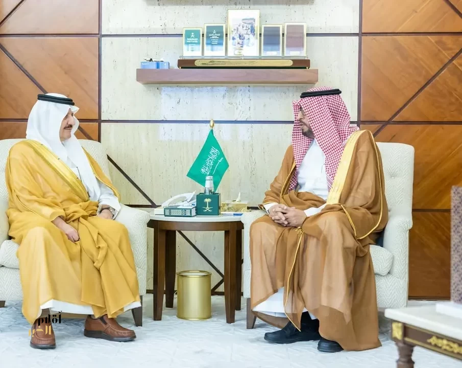 أمير الشرقية يطّلع على منجزات جمعية العناية بالقرآن الكريم بالمنطقة