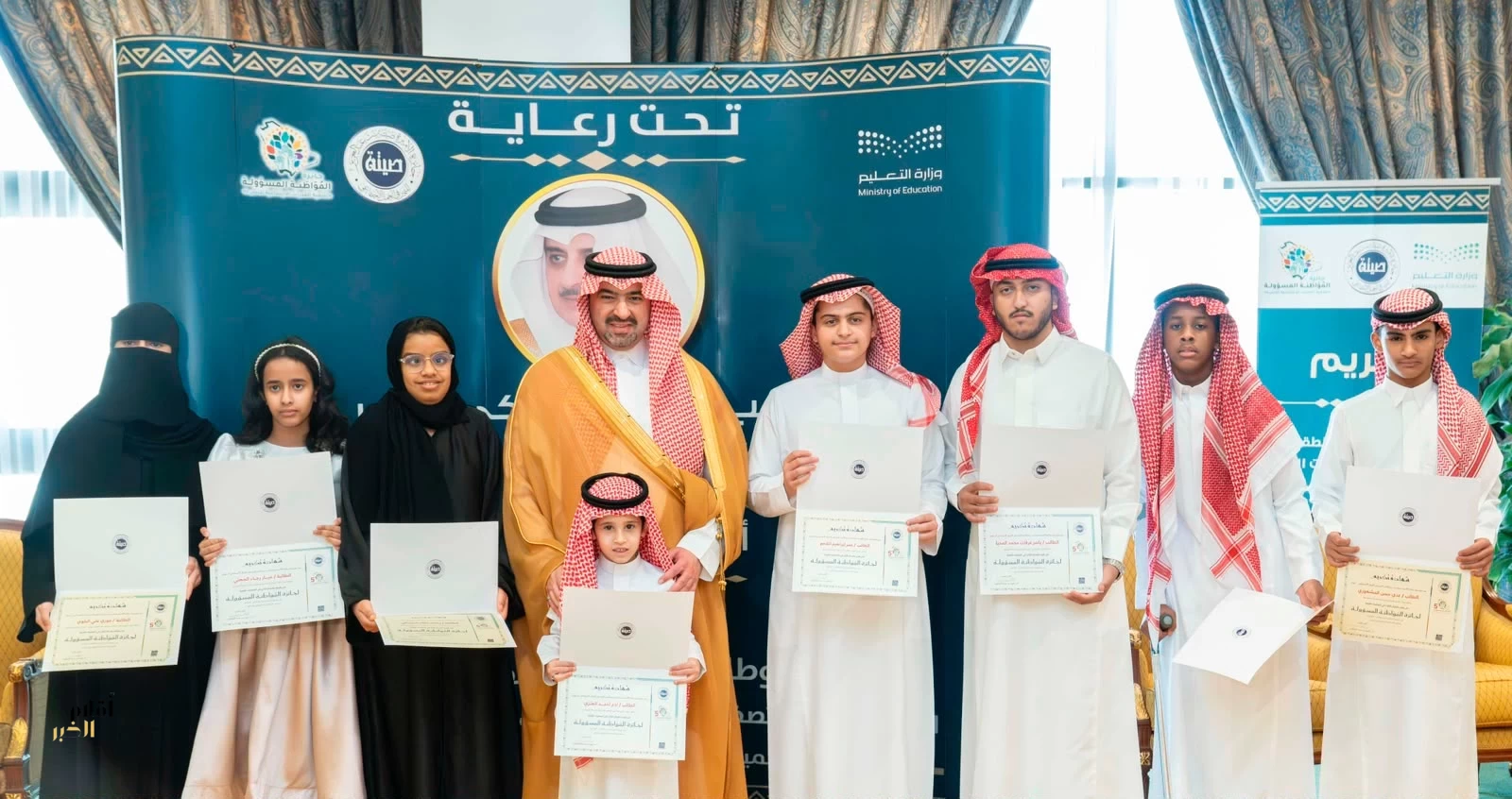 نائب أمير تبوك يكرّم الطلاب والطالبات الفائزين بجائزة الأميرة صيتة بنت عبدالعزيز