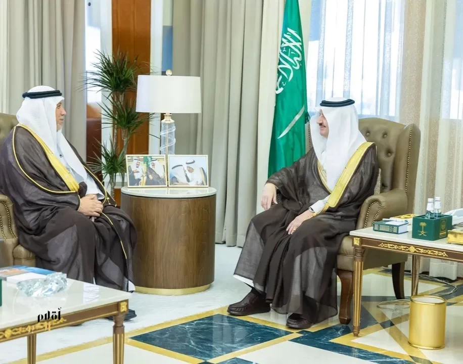 أمير المنطقة الشرقية يستقبل رئيس جامعة الملك فيصل بمناسبة تحقيقها المرتبة 35 عالميًا في تصنيف التايمز لتأثير الاستدامة