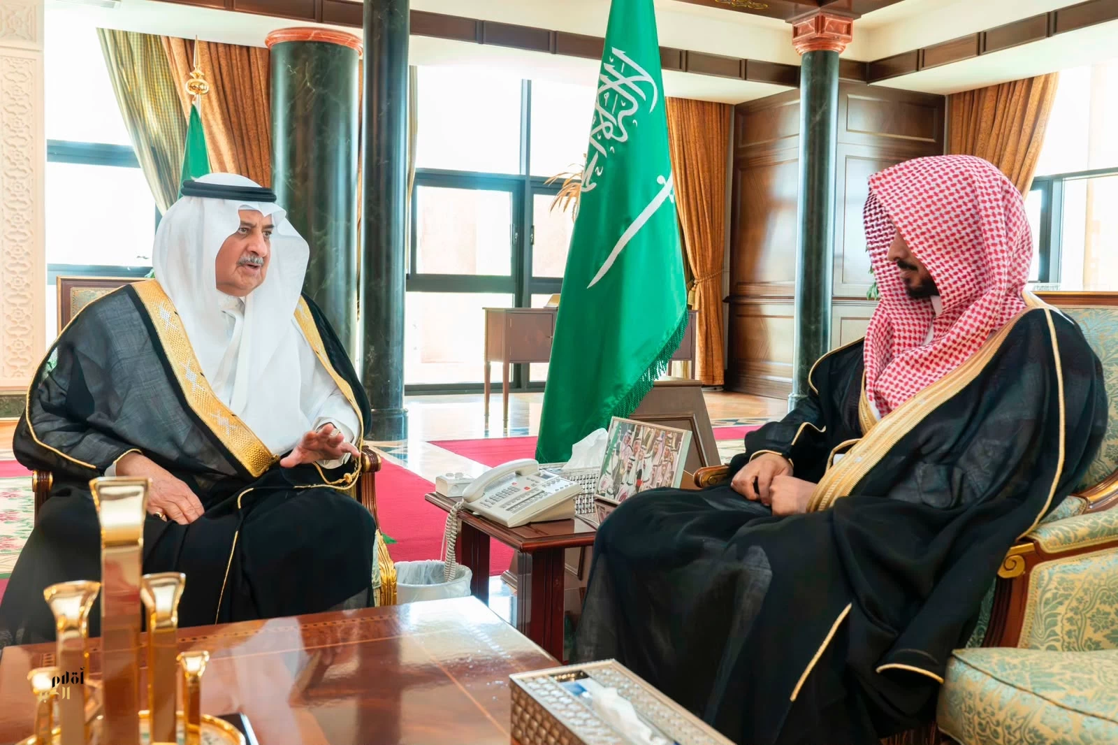 أمير تبوك يستقبل رئيس النيابة العامة بالمنطقة  
