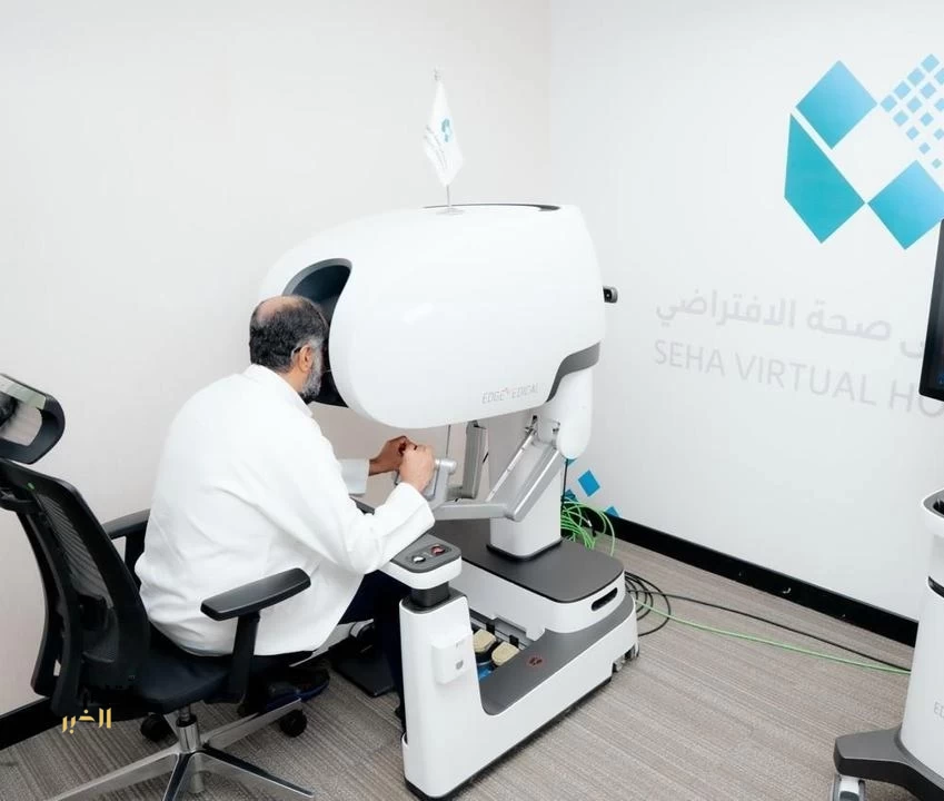 "صحة الافتراضي" يجري 11 جراحة روبوتية متتالية عن بُعد.. من بينها استئصال رئوي يُسجّل إنجازًا عالميًا