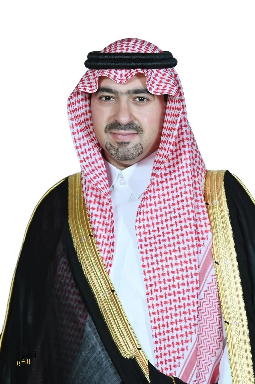 نائب أمير منطقة تبوك يواسى أسرة القويزاني في وفاة فقيدها 