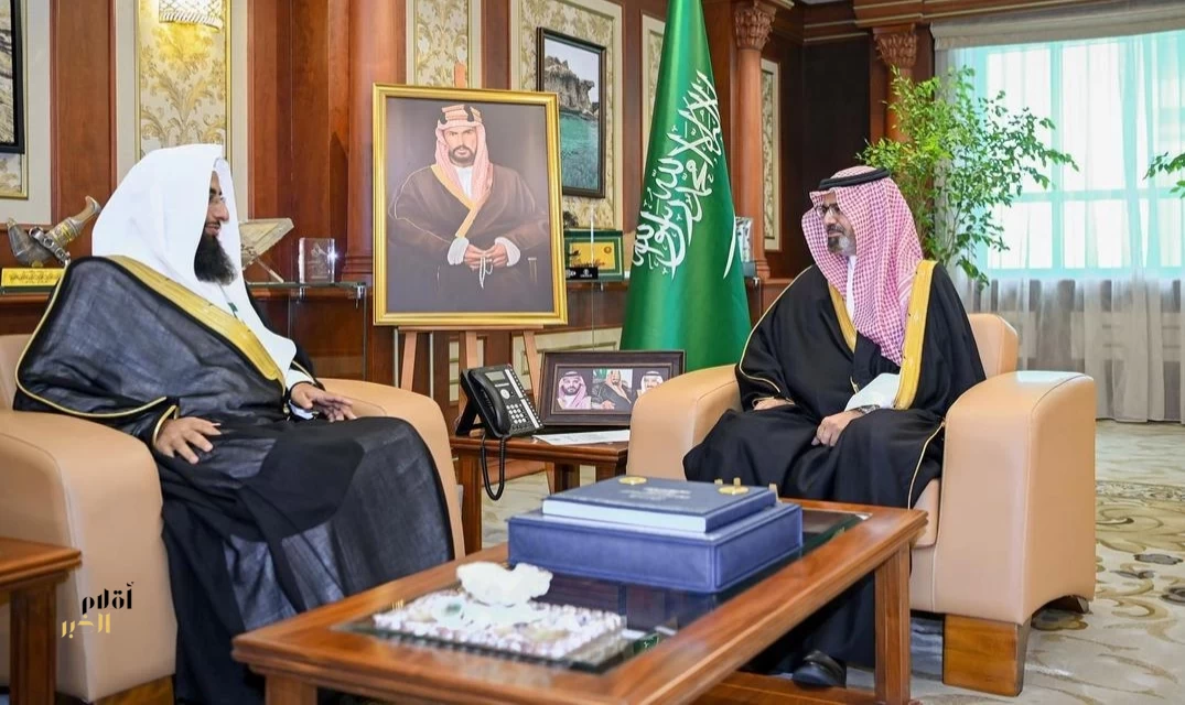 نائب أمير جازان يستقبل مدير فرع الرئاسة العامة لهيئة الأمر بالمعروف بالمنطقة