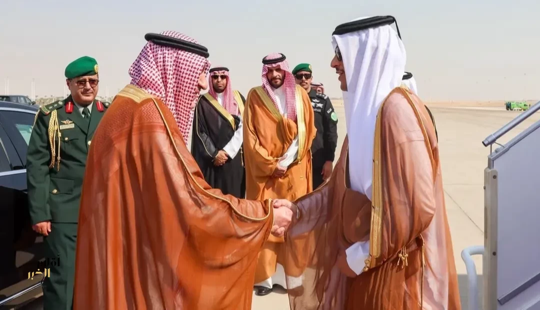 رئيس مجلس الوزراء وزير خارجية قطر يصل إلى الرياض