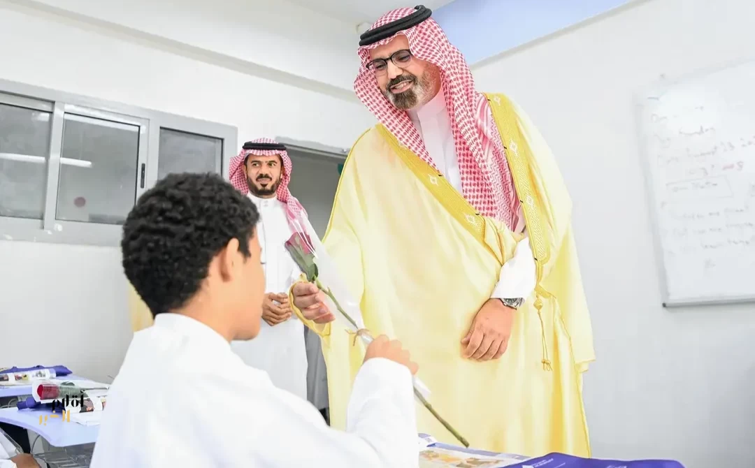نائب أمير منطقة جازان يشهد عودة طلبة التعليم العام إلى مقاعد الدراسة