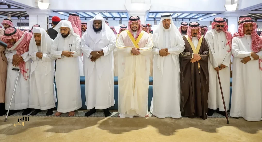 نائب أمير منطقة الرياض يؤدي صلاة الميت على نايف الدويش