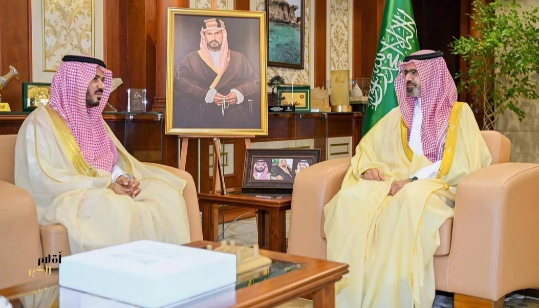 نائب أمير جازان يستقبل مدير التعليم بالمنطقة