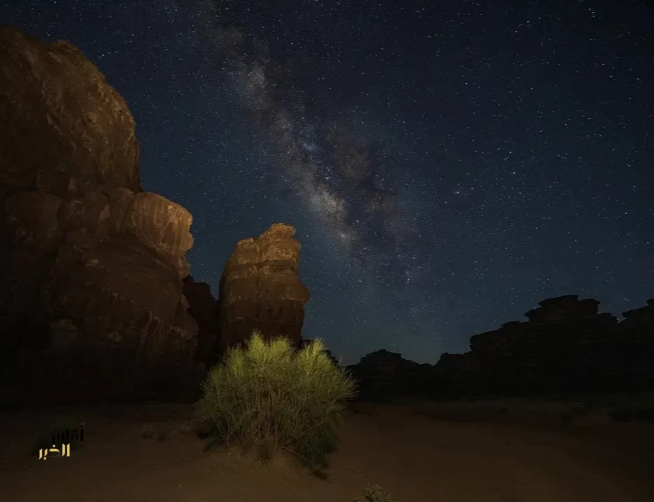 تبوك.. حين تعانق الجبال النجومَ وتتحول السماء إلى لوحة للتصوير الفلكي